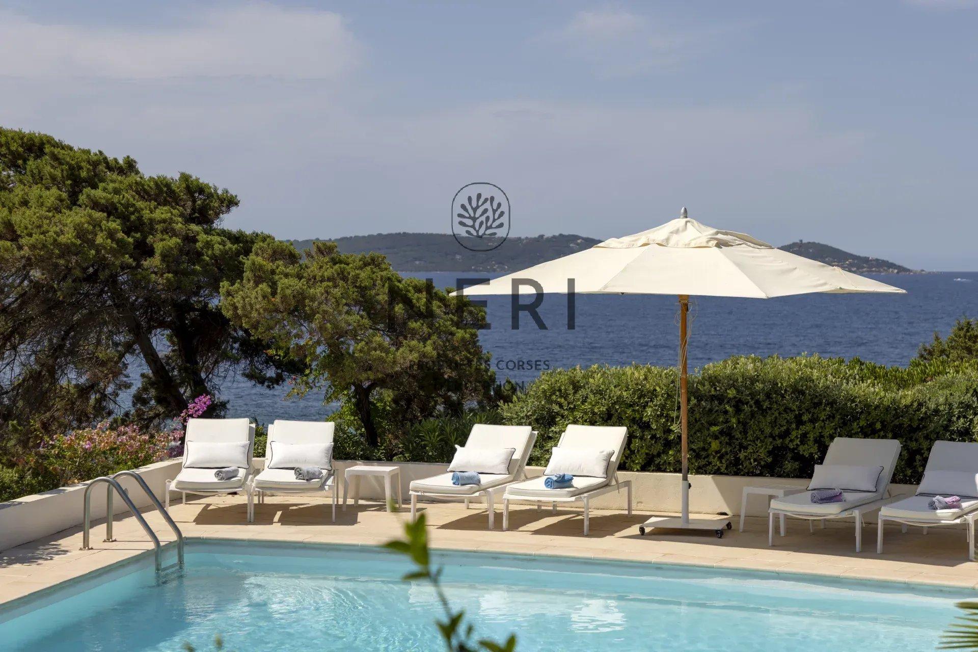 Villa IRIS - Pieds dans l'eau, presqu'île de l'Isolella, 5 chambres, piscine, vue mer