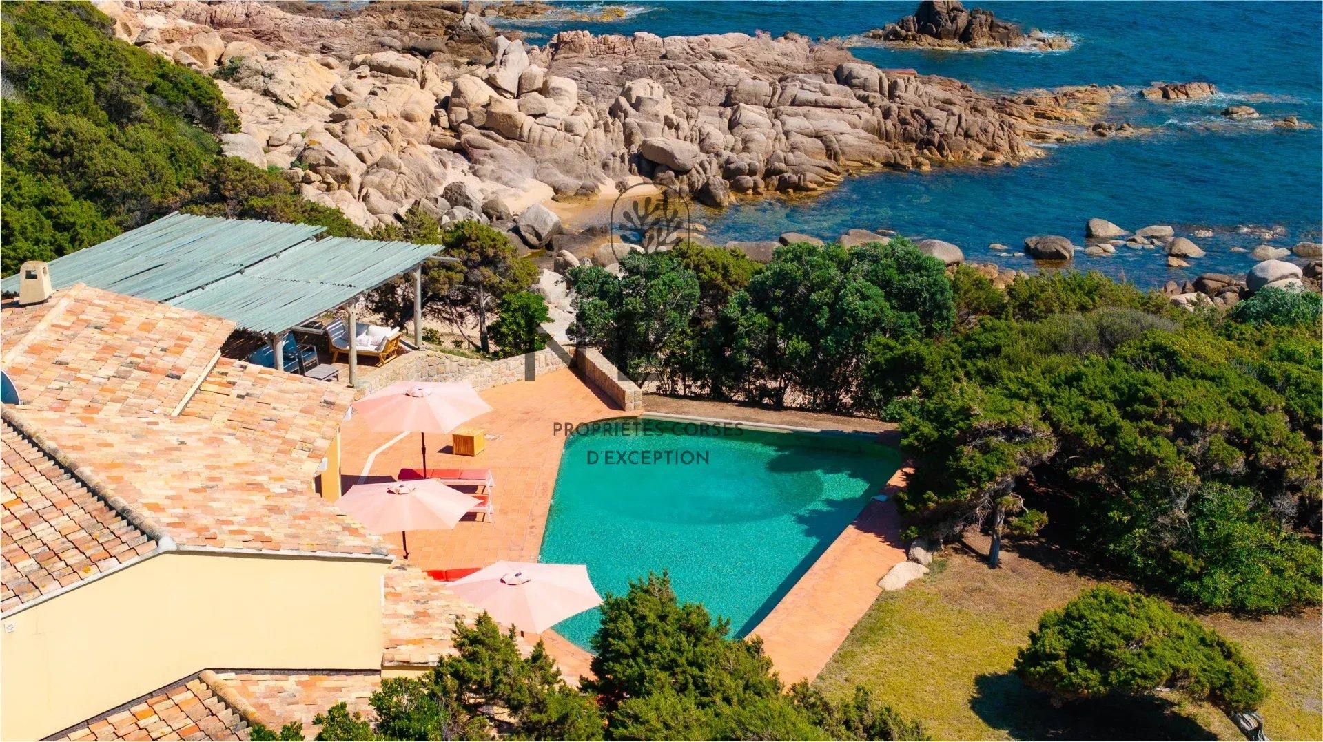 Villa ISOLELLA-4 chambres, pieds dans l'eau, piscine